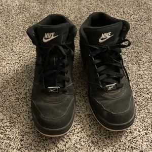 Black Nike Shoes